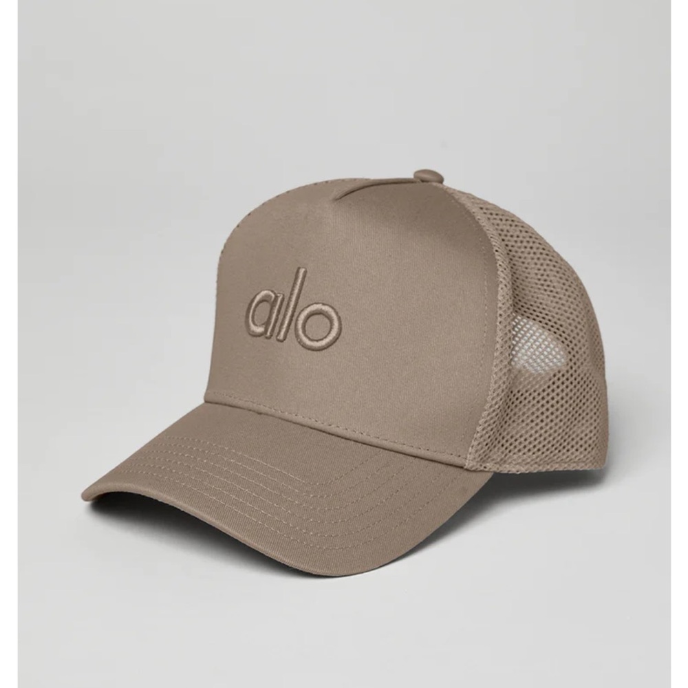 Alo District Trucker Hat - Gravel Beige